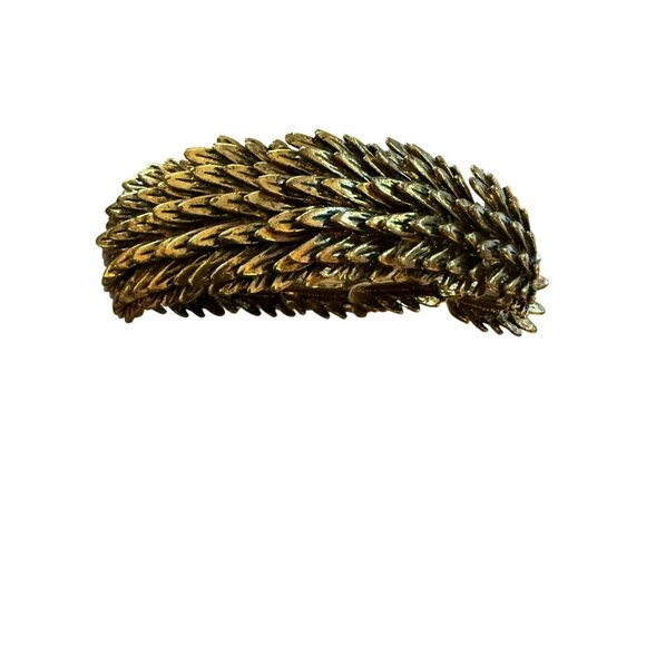 Vintage Gold-Tone Pegasus Feather Textured Stretch Bracelet For Women - Picture 2 of 4